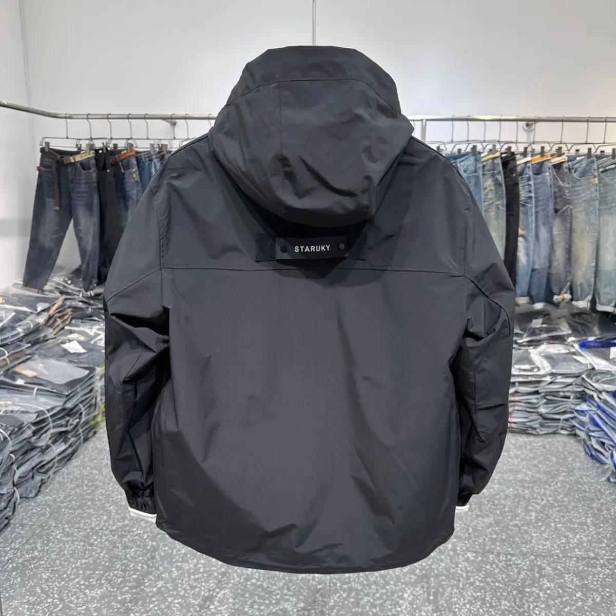 Luxury Spring Autumn Cargo Jacket Mens Bomber Jacket Multi-pocket Zip Up Hooded Coat Loose Casual Windbreaker Streetwear Black