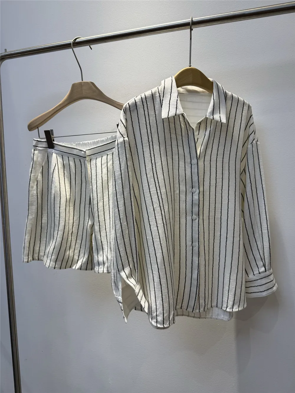 

Women's Summer Striped Sequin Loose Casual Shirt With High-Waist Shorts 2-Piece Set