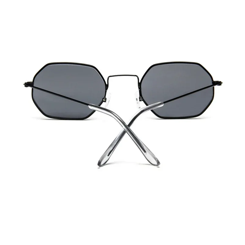 Vintage Metal Small Square Sunglasses Women Luxury  Red Black Rectangle Female Sunglasses UV400 Eyeglasses Oculos Sonnenbrille