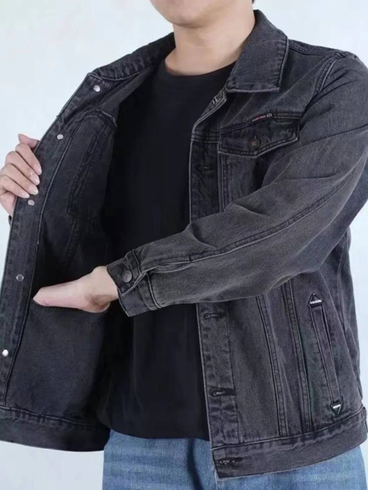 

Новая демисезонная мужская джинсовая куртка свободного кроя, модная, больших размеров, в стиле рабочей одежды, шикарная повседневная куртка средней длины