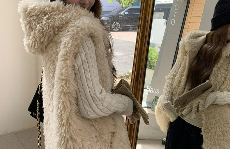 Vintage Design Hooded Women's Autumn Winter 2025 New Loose Sleeveless Cardigan Furry Coat
