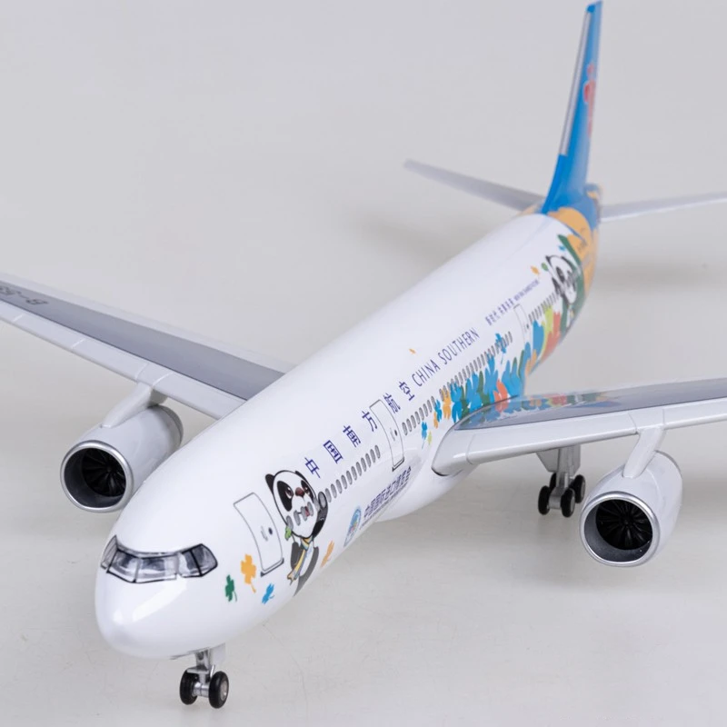 

1:135 mock-up aircraft Airbus A330 China Southern Airlines Finished product Resin Boy Gift Model Hobby airliner Passenger plane