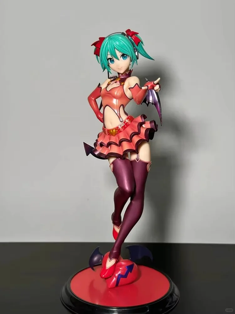 

100% Genuine Hatsune Miku Project DIVA F 2nd Thief Hunter Ver Figure Official Licensed Anime Collectible