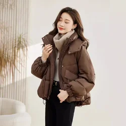 2024 Winter Frauen kleine und kurze verdickte lose Baumwolle Mantel High-End-Mode warme Kapuzen jacke