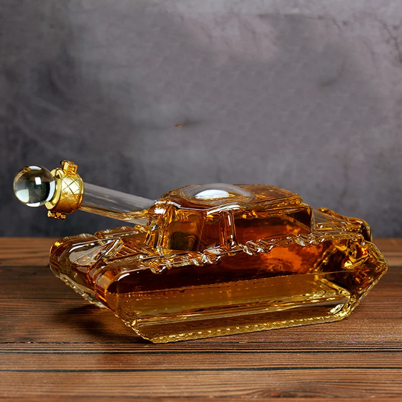 tank shaped lead-free glass whiskey decanter Barware Wine Glass bottle for Liquor Scotch Bourbon 500ML/1000ML/1500ML