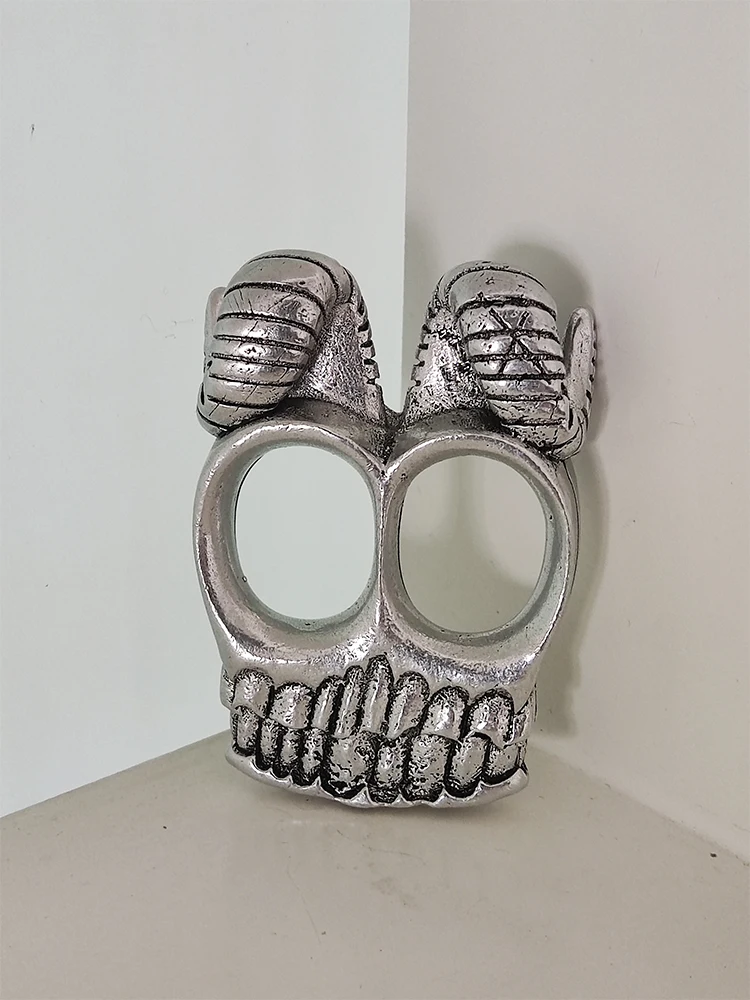 

2PCS Retro Sheep Horns Knuckle Ring Knuckle Ring Vintage Ram Horn Skull Knuckle Duster Ring for Motorcyclists Rockers Skeleton