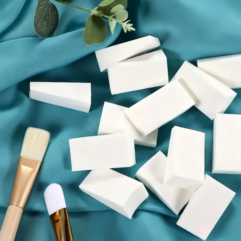 50 Blocks Triangle Makeup Sponge Set, Cuttable White Cosmetic Sponges, Non-Latex Soft Makeup Sponge, Wet & Dry Dual Use Foundat