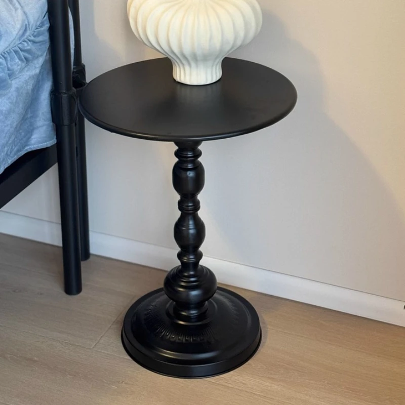 

Vintage Round Living Room Side Table Luxury Small Bedside Desk Retro Metal Coffee Table Light Decor Stylish Corner Table