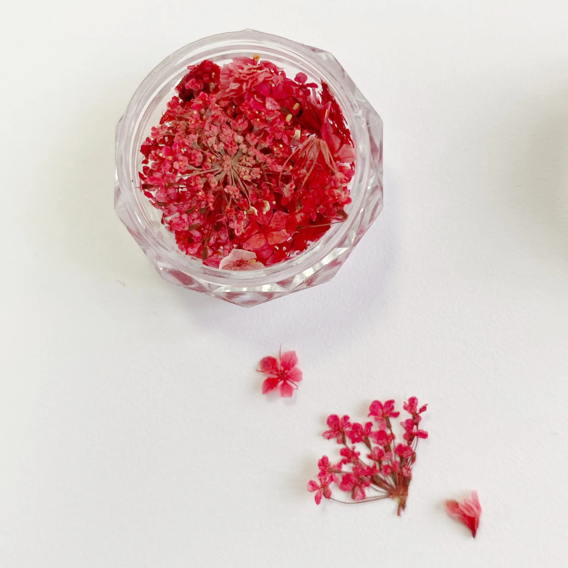 1 stücke Kleine Gebrochene Blumen Nagel Trockene Blumen Wette Blumen DIY Telefon Fall Kerze Tropf Kleber Kreative Geschenk Nagel dekorative