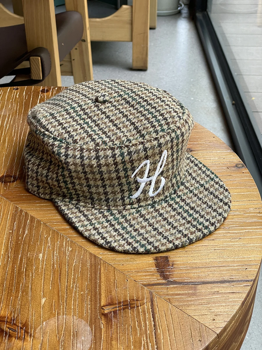 

Vintage Embroidered Letter Flat Top Duckbill Cap for Women Street Hip Hop Duckbill Cap Wide Flat Brim Baseball Cap for Men