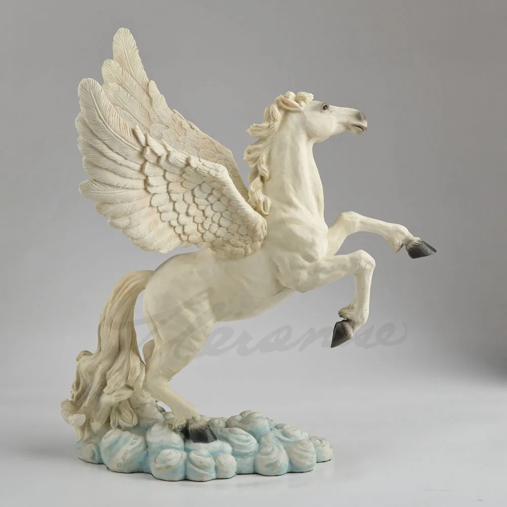 Vintage White Pegasus Statue Winged Horse Sculpture on Cloud Base Mythical Creature Figurine Resin Desktop Home Decor Ornament