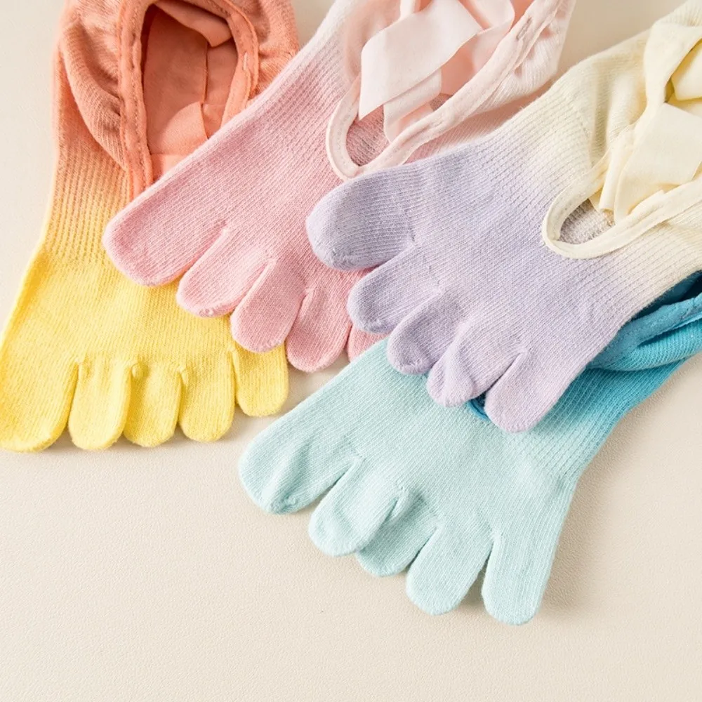 زوج واحد من جوارب اليوغا المضادة للانزلاق بخمسة أصابع، جوارب يوجا كاملة بخمسة أصابع وحزام متقاطع منقسم من القطن المرن