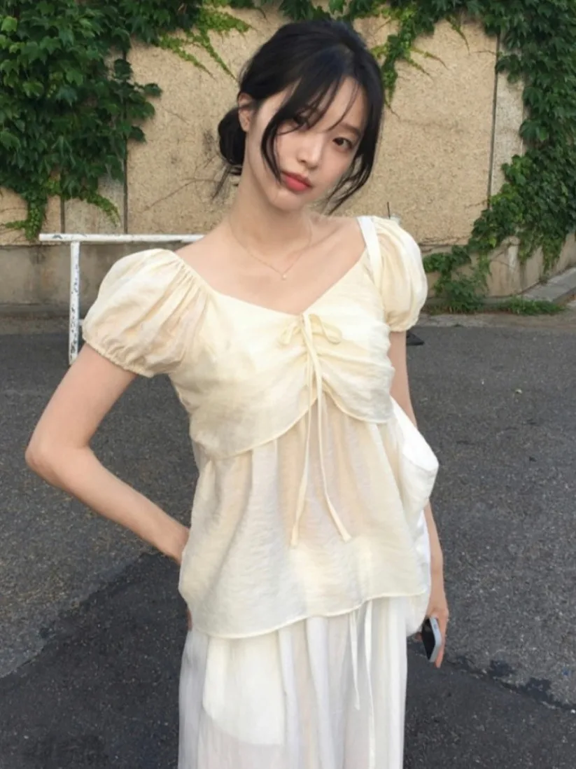 

Милая женская летняя блузка-топ в корейском стиле с открытым плечом, коротким рукавом-фонариком, из полиэстера