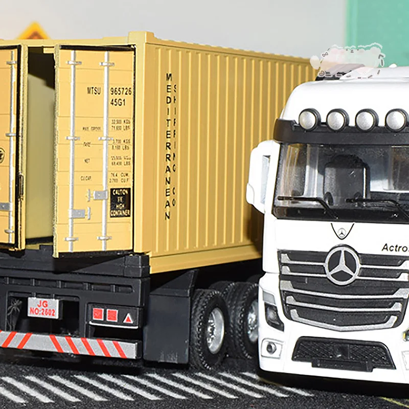 

1:36 Diecast Alloy Truck Head Model Toy Container Truck Pull Back With Light Engineering Transport Vehicle Boy Toys For Children