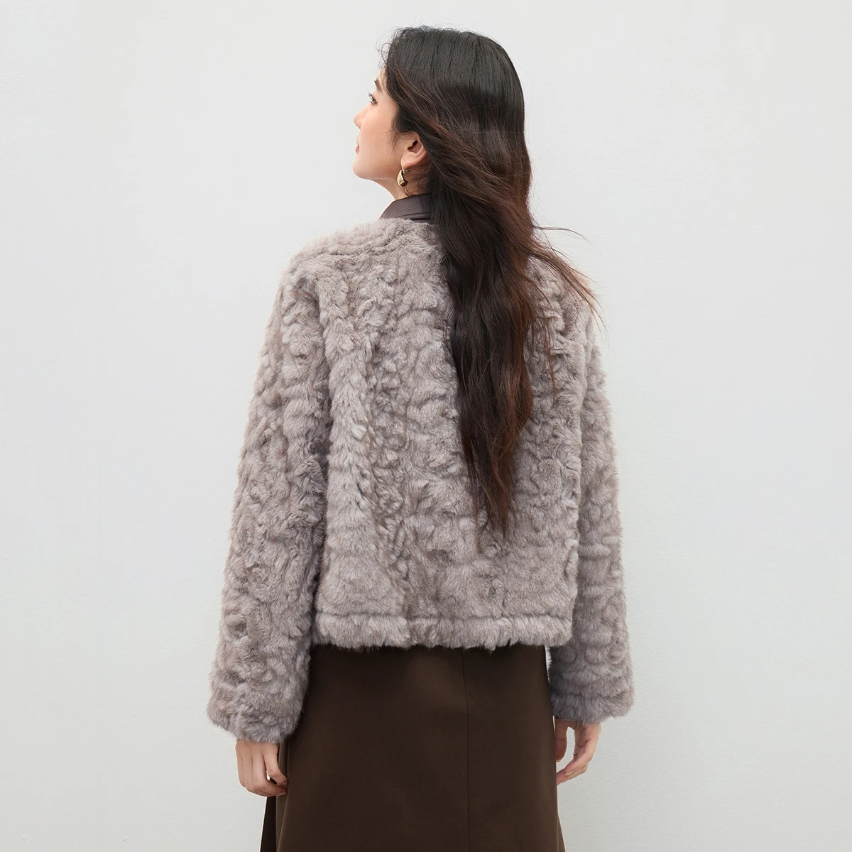 SENTUBILA Women's Winter Jacket Faux Fur Short Coat 2026 Splicing Contrasting Leather Neck Plush Fashion Outerwear W54PD4680
