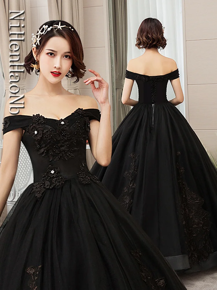 Quinceanera Dresses Black 2023 New Elegant Boat Neck Luxury Embroidery Vestidos De 15 Anos Party Prom Vintage Quinceanera Gown