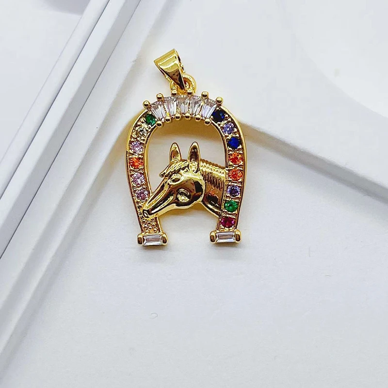 European and American fashion creative unicorn necklace classic color ladder square U-shaped horseshoe crown pendant gift