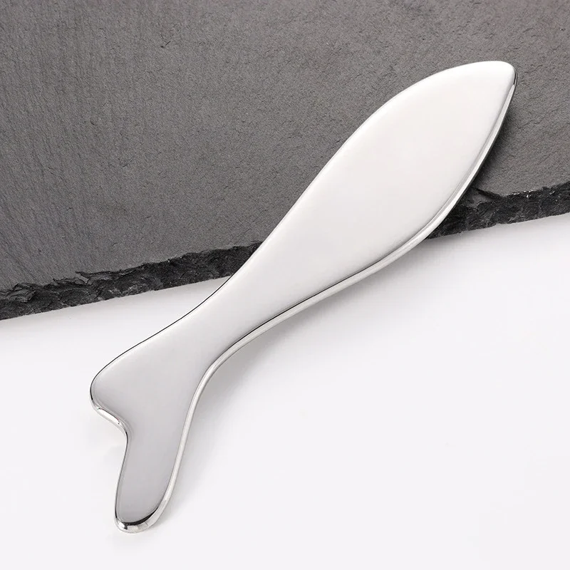 

1 шт., скребковая доска для рыбы, разнонаправленное использование массажера для лица, портативные практичные инструменты для ухода за кожей, металлический массажер