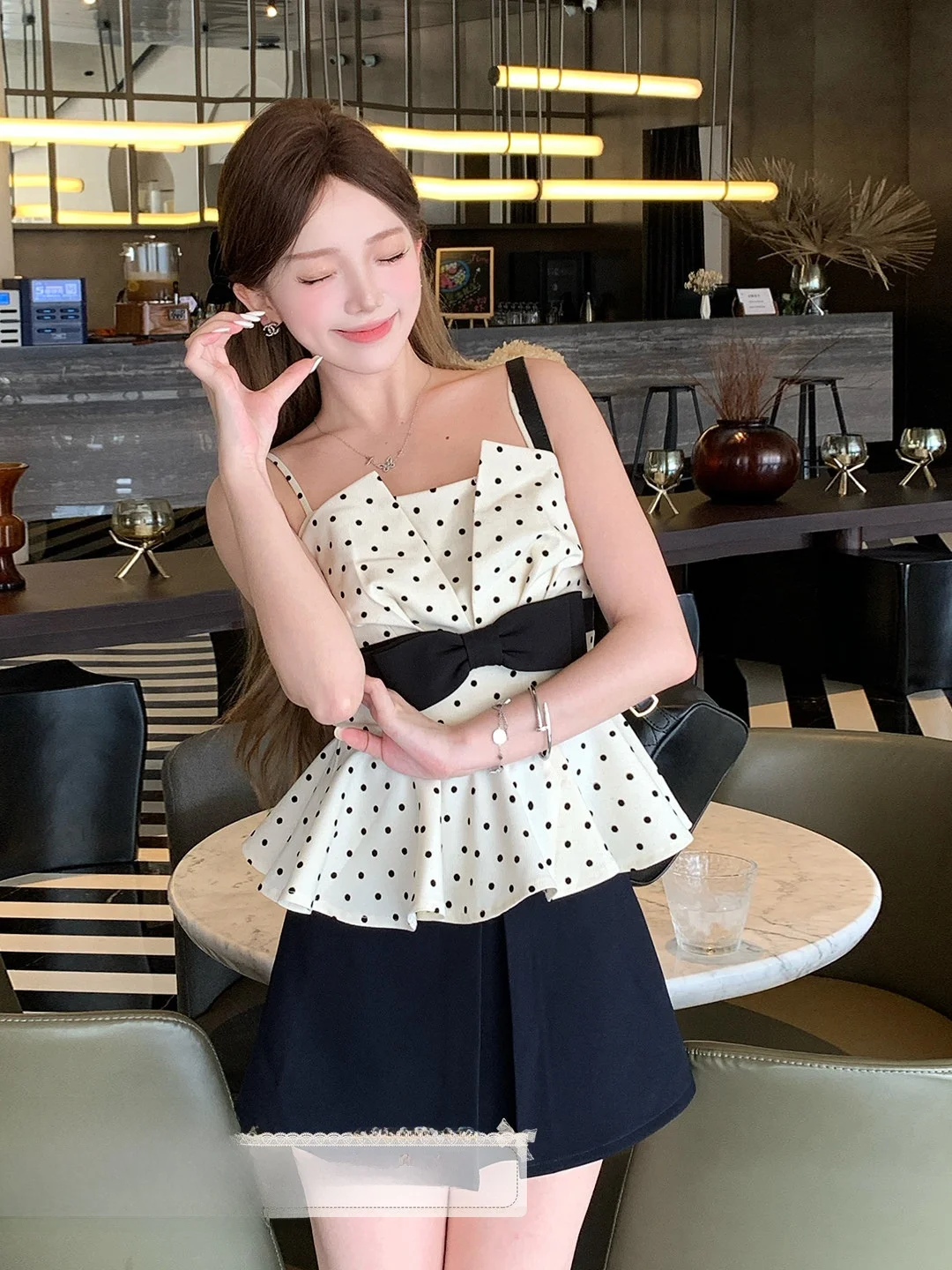 

Ледяная погода пришла | Женский модный жилет A-Line Slim Fit в горошек с завязками, устойчивый к старению, коллекция «Ароматы лета»