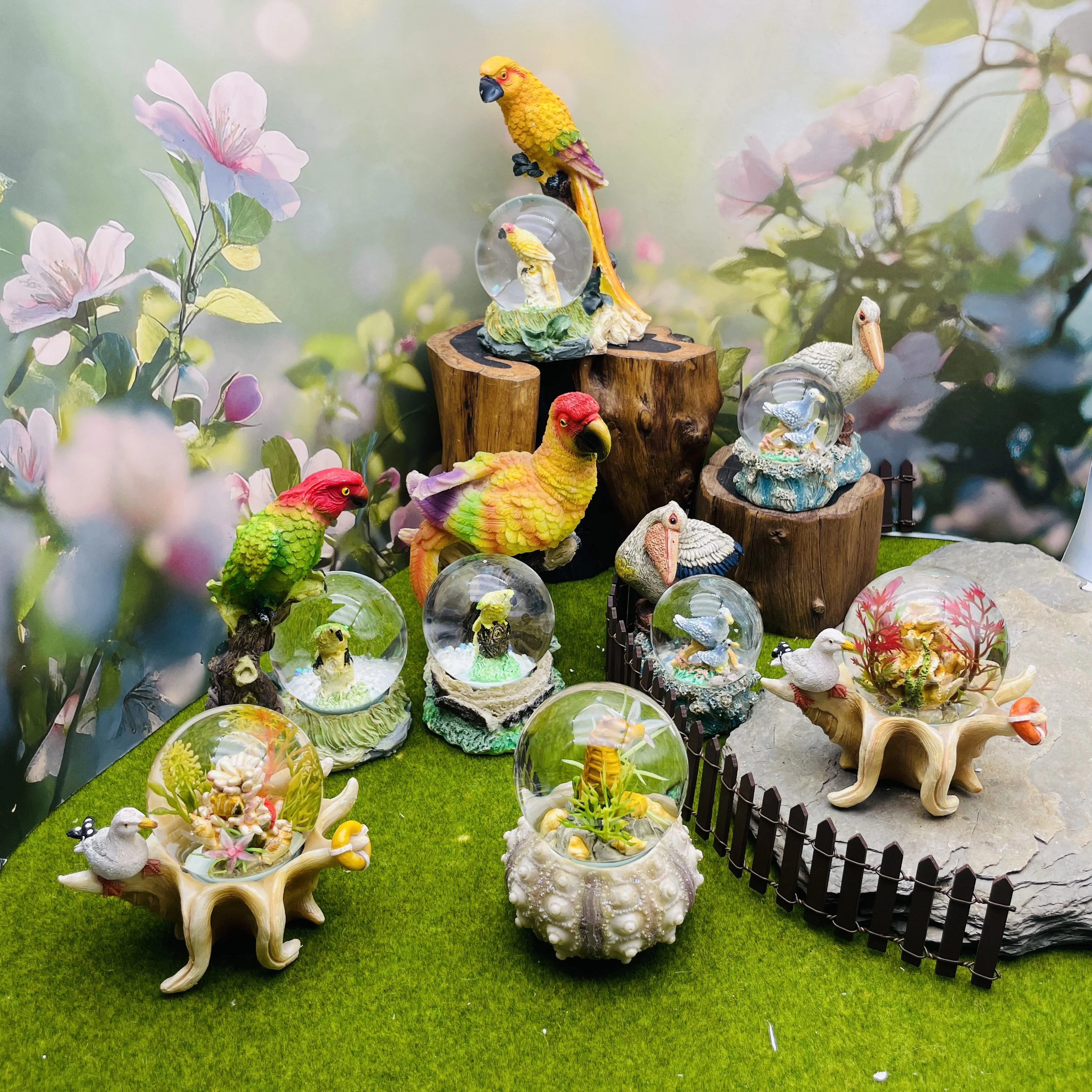 Animal Snow Globe Crystal Ball Parrot Seagull Coral Resin Ornament Home Decor Tropical Bird Sea Life Figurine Decorative Gift