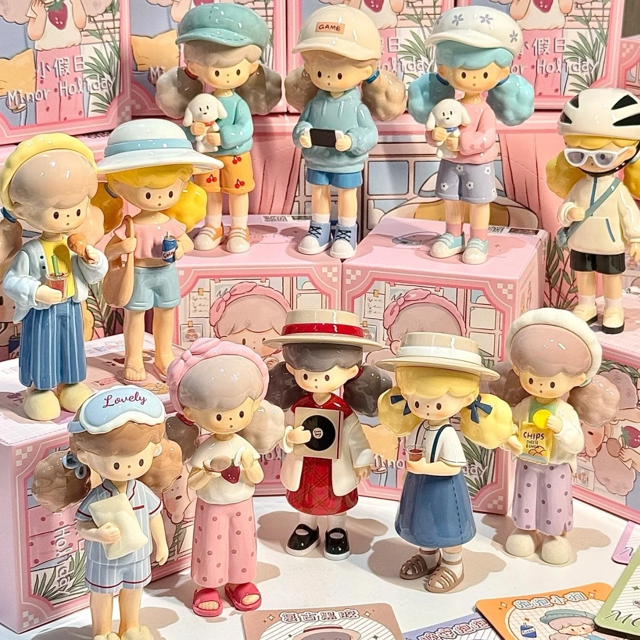 

Molinta Small Holiday Series Blind Box Cute's Molinta Doll Surprise Gift Cartoon Figure Collection Model Ornaments Kids Toy