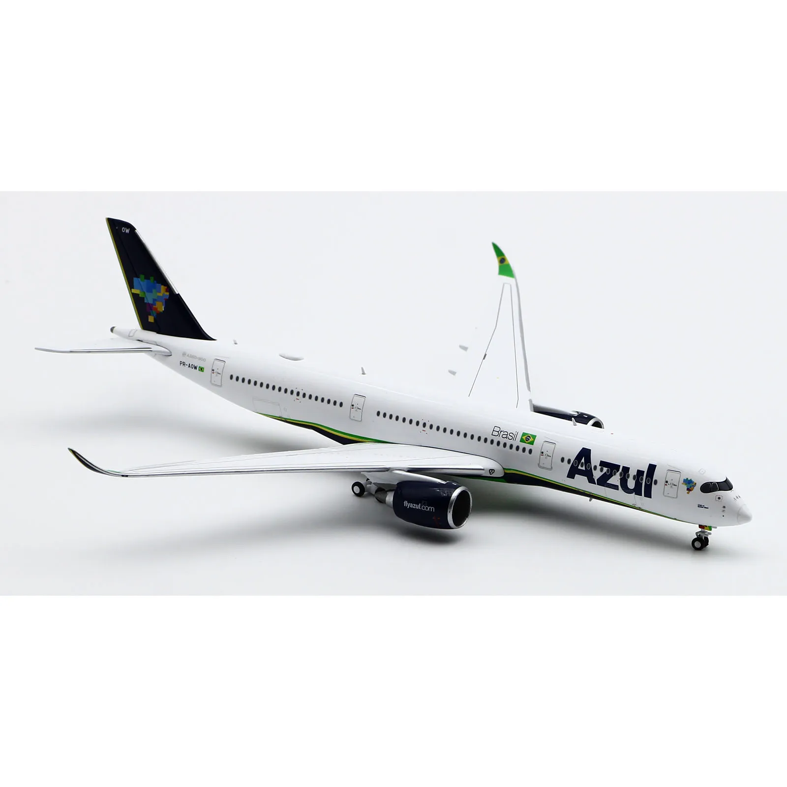 LH4323 Alloy Collectible Plane Gift JC Wings 1:400 Azul Airlines Airbus A350-900XWB Diecast Aircraft Jet Model PR-AOW With Stand