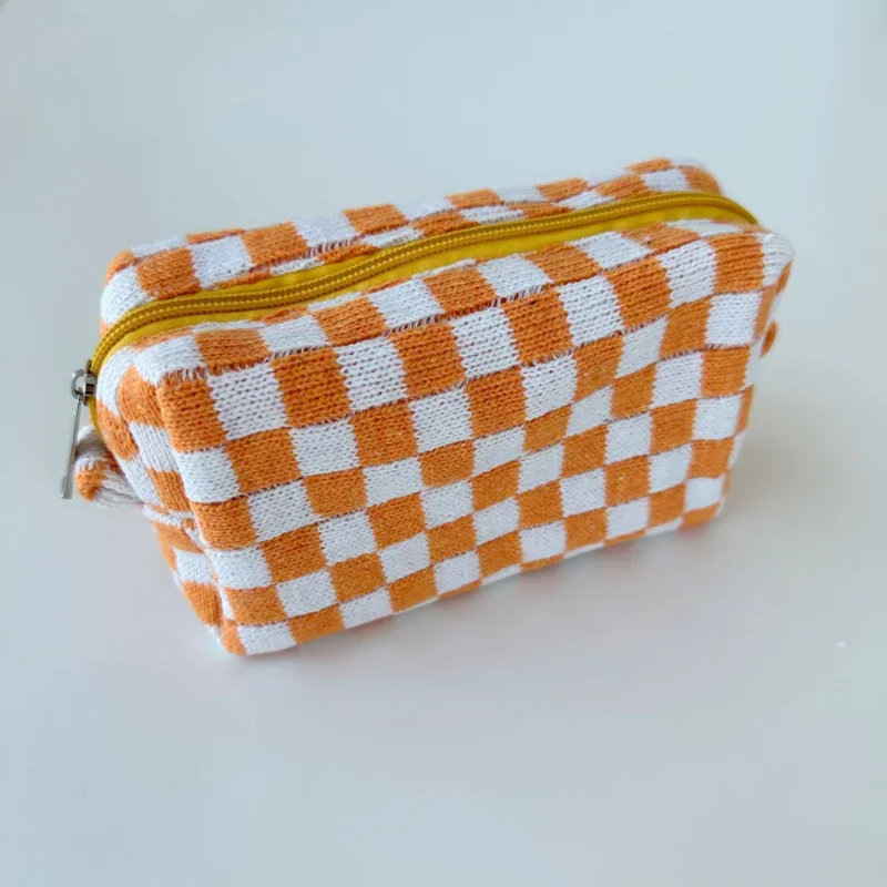 Colorido Checkerboard Plush Clutch Maquiagem Bag, Grande Capacidade Cosmetic Storage Bag, Skincare Organizer, Higiene Pessoal Bag, Ins Moda