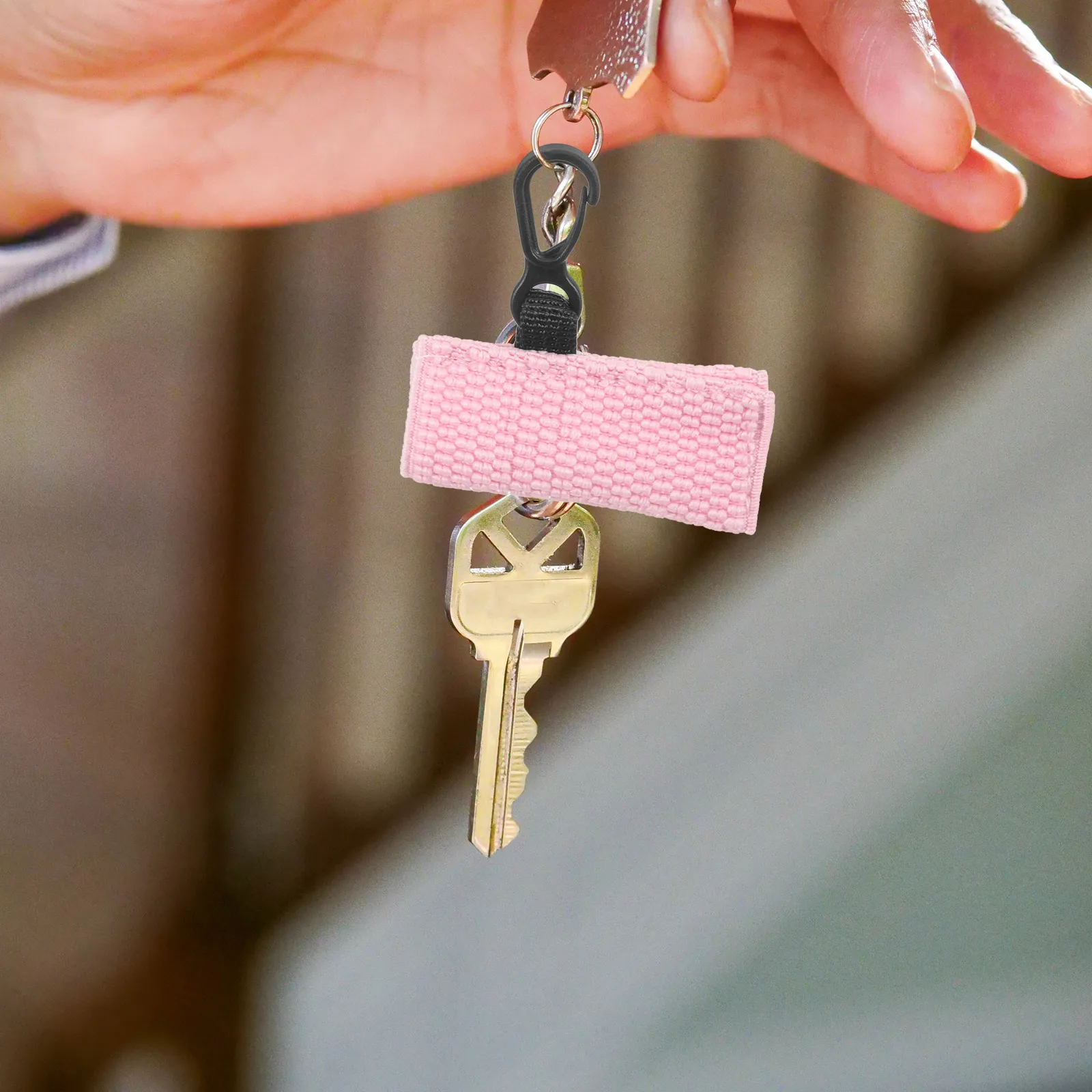 

4Pcs Lip Balm Holder Keychain Multi Functional Durable Polyester Small Lightweight Easy to Carry Anytime Anywhere