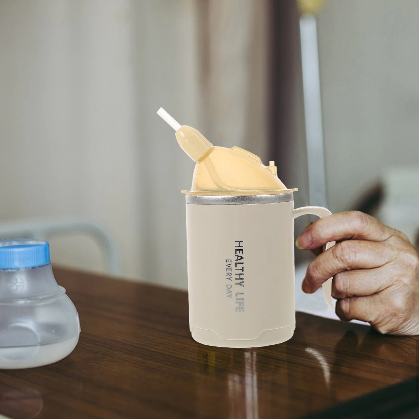 

Elderly Care Nursing Cup Leak Proof Sucking Cup for Bedridden Patients Disabled Adults Soft Mouthpiece Portable Liquid Feeding