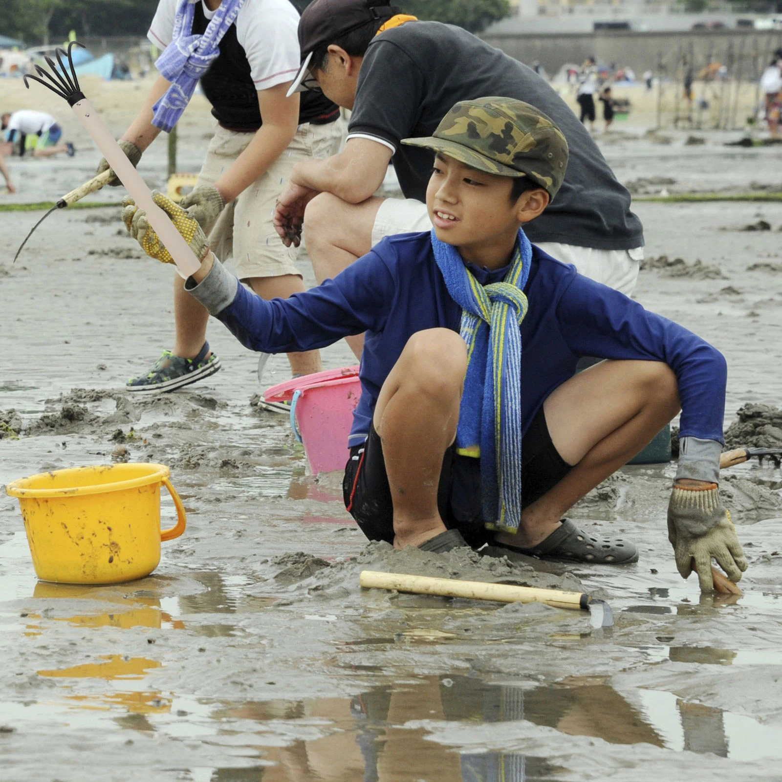 

Seafood Rake Professional Metal Claw Tool Wood H Clam Seashell Digging Beach Portable Efficient Lightweight NonSlip
