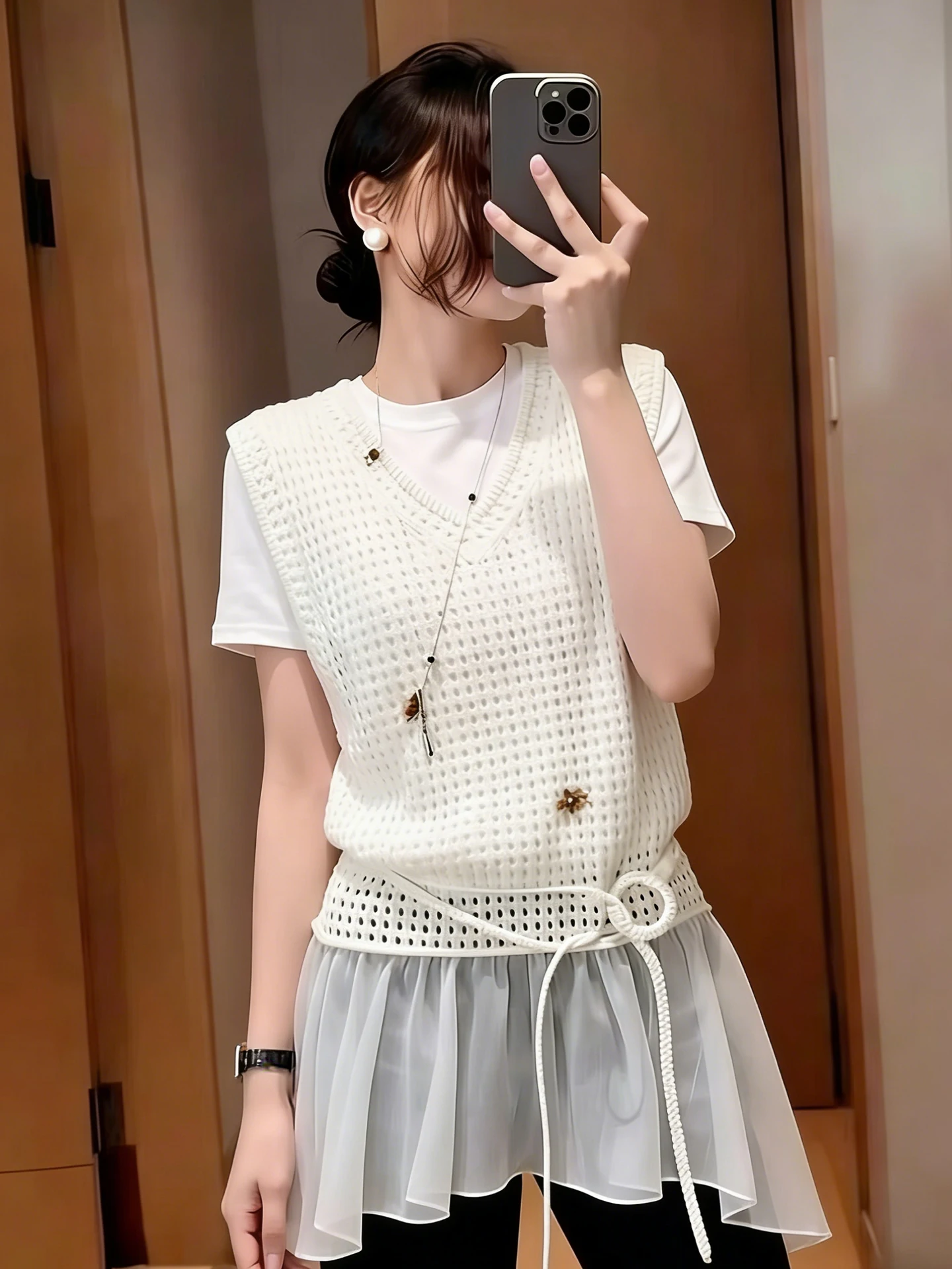 

Korean Style Hollow out Knitted Vest Women's Casual Fashion Summer Top Sleeveless Straight Cut Commute Silk Blend