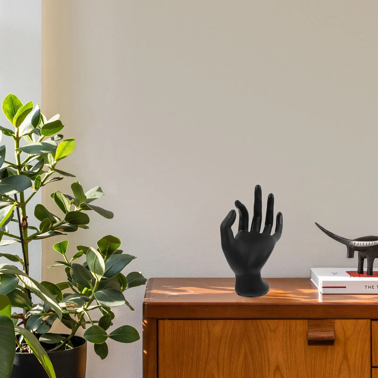 

Stylish Hand Shaped Jewelry Organizer Ring Stand for Store Exhibition Display Rack Desktop Storage Solution Ring Holder