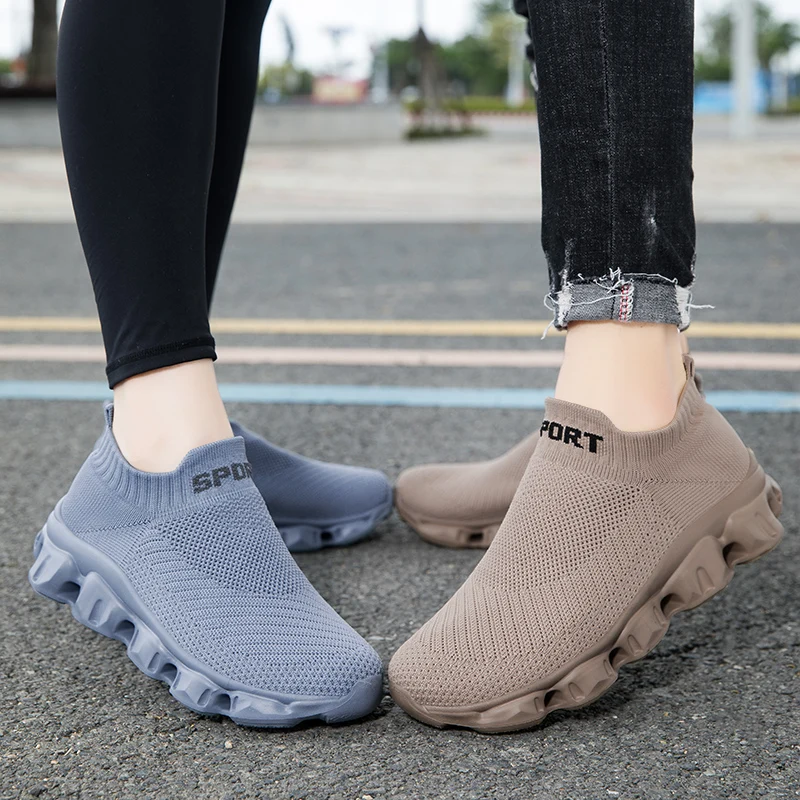 Men's Breathable Sports Shoes Comfortable Running Walking Jogging Shoes for Couples Outdoor Foot Covers Socks and Casual Shoes