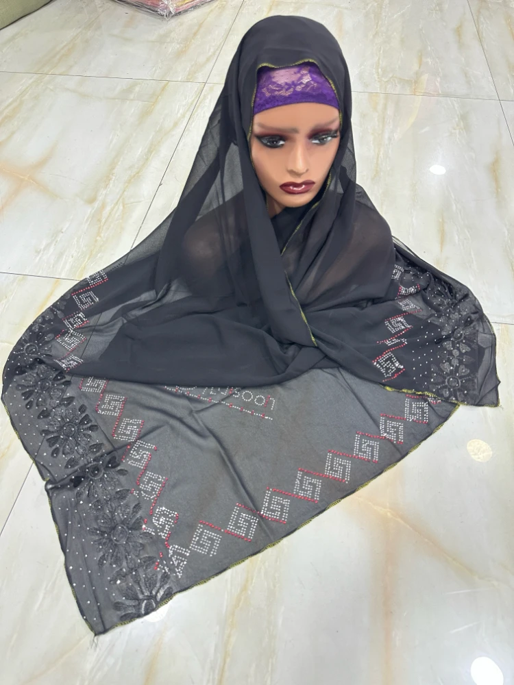 2025 Größerer neuer Großhandelsschal 240 * 110 cm in Dubai Afrikanische große Schals Sudanese Toub Schweizer Frau Baumwollstickerei Muslimischer Schal – Detail 10