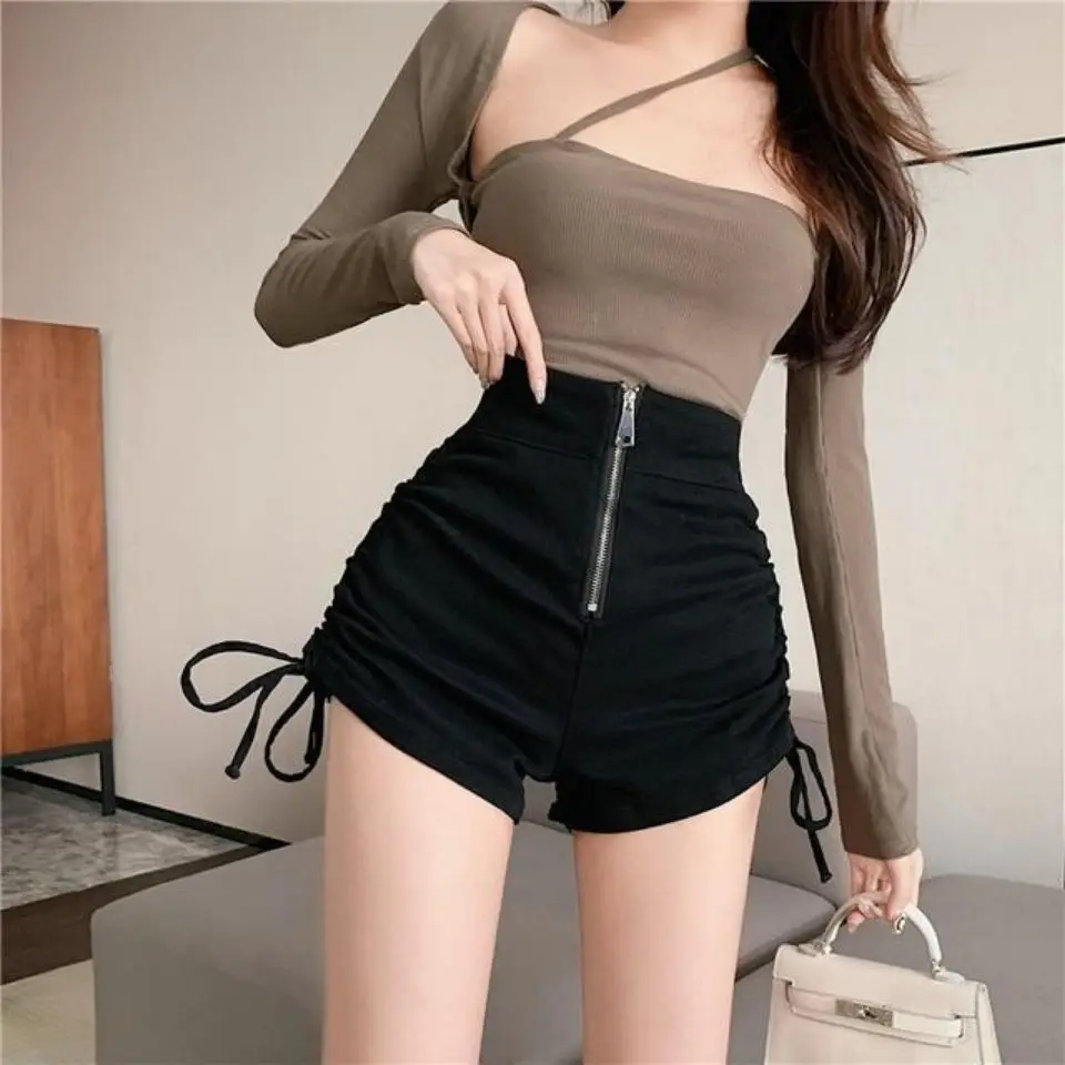 Frühling und Sommer Schwarze hoch taillierte Schlankheitsshorts für Frauen Schmal sitzende Kordelzug-Reißverschluss A-Linie Basisschicht Sexy Hotpants