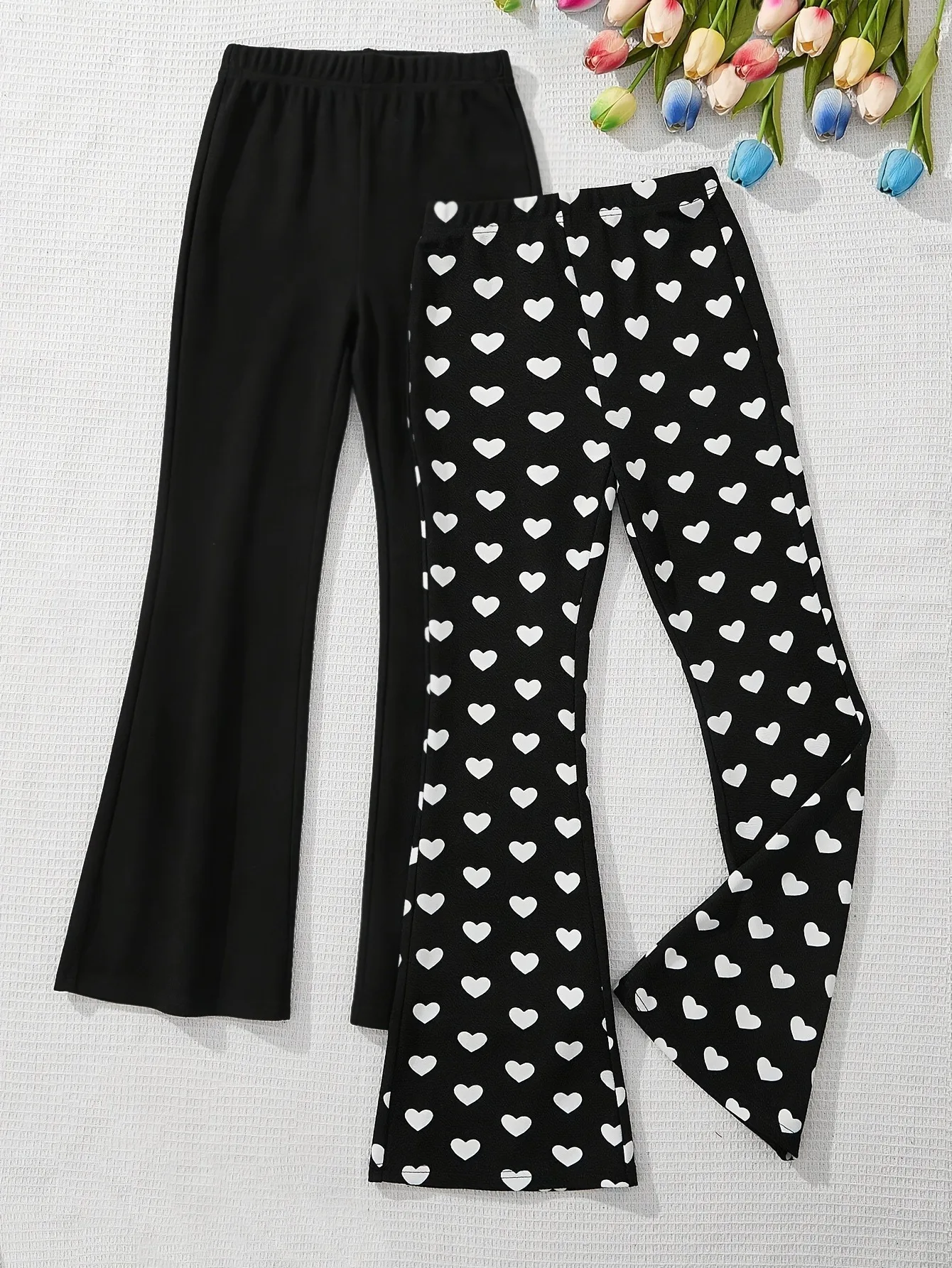 Trendige Mädchen-Schlaghosen im 2er-Pack, einfarbig, schwarz und weiß, mit Herz-Print, Streetwear-Modehosen – Detail 2