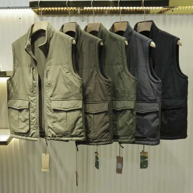 Men's autumn and winter waterproof thickened fleece tooling vest jacket can be worn on both sides