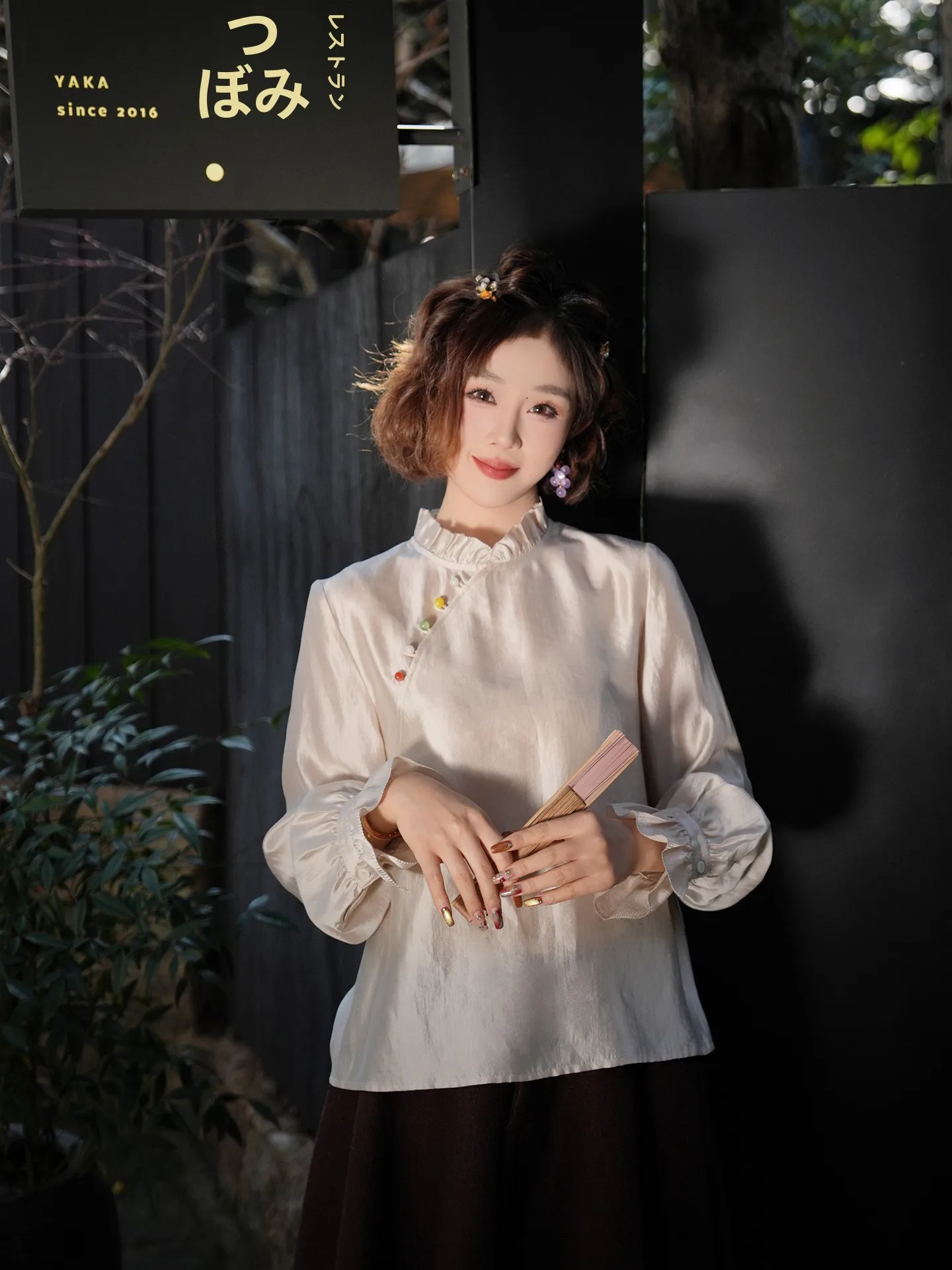 

Женская блузка Yolo Spring Robin 2026 из шелка с золотой вышивкой, на пуговицах, в китайском стиле, свободного кроя, дышащая