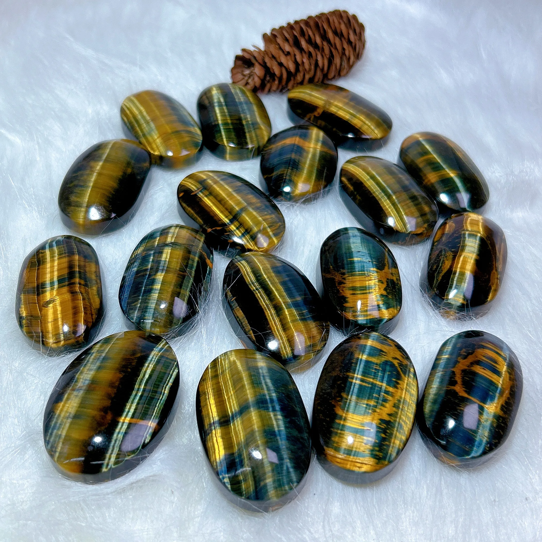 Natural Crystal Blue And Yellow Flashy Tiger Eye Palm Polished Energy Reiki Ornament Healing High Quality Home Decoration Gift