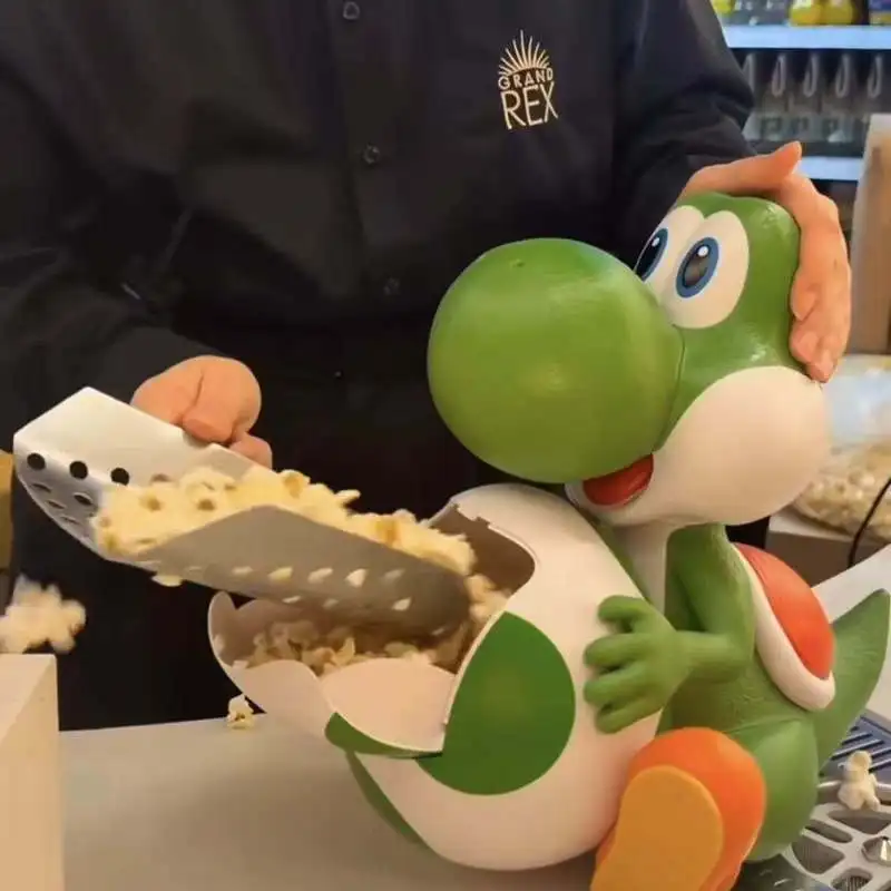 Seau à popcorn officiel universel Super Mario Galaxy Movie Yoshi, collection Egg Hugging, pour ranger les collations et les boissons, pour les fans de Mario