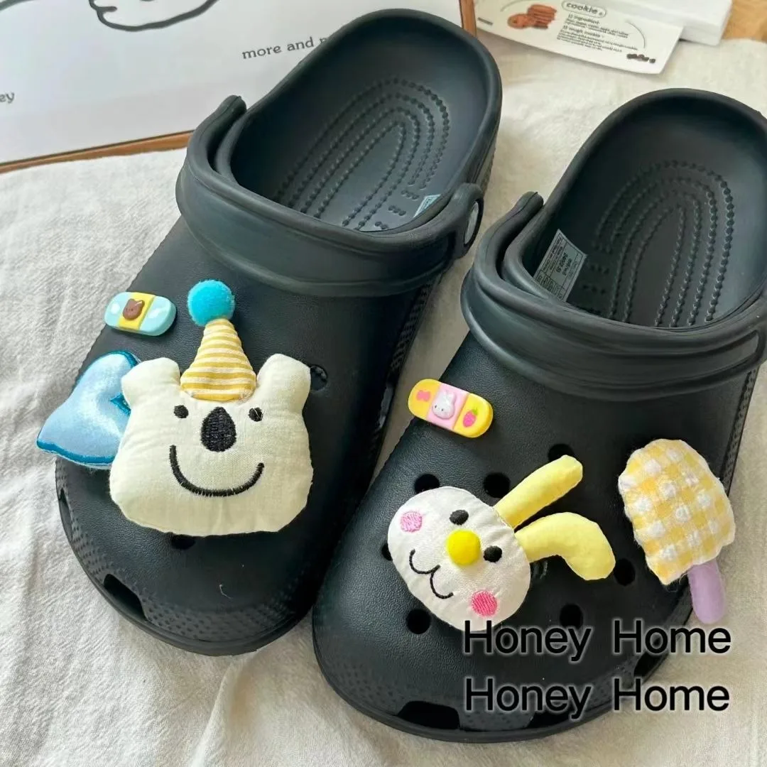 

Happy Bear Rabbit Series Ins Popular Charms for Croc Lovely Shoe Accessories Lovely Footwear Decoration DIY Kids Boys Girls Gift