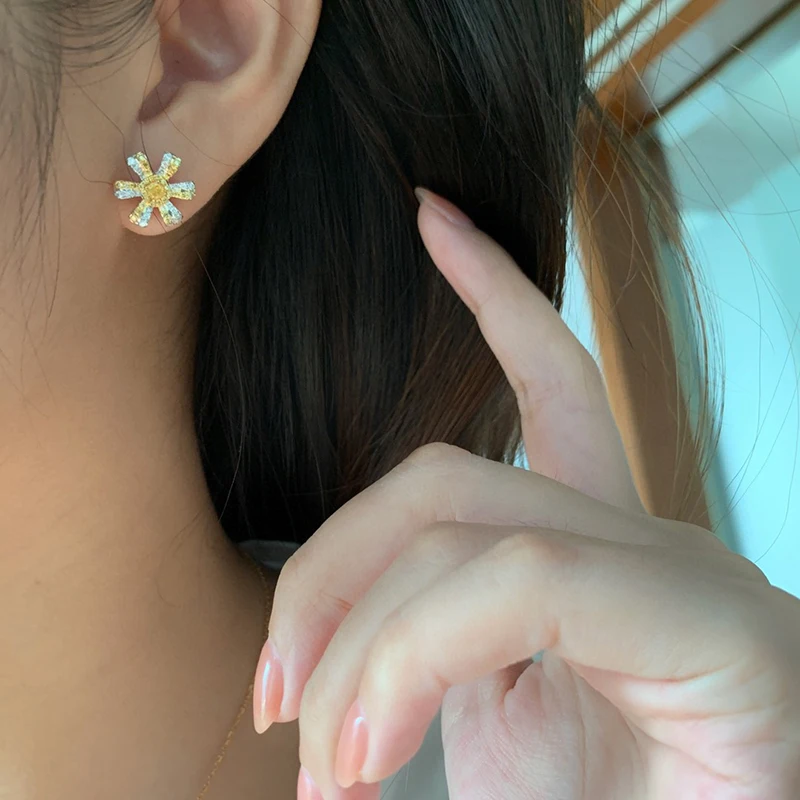 LUOWEND 100% 18K White Gold Earrings Elegant Style Real Natural Yellow Diamond Stud Earrings for Women High Wedding Jewelry