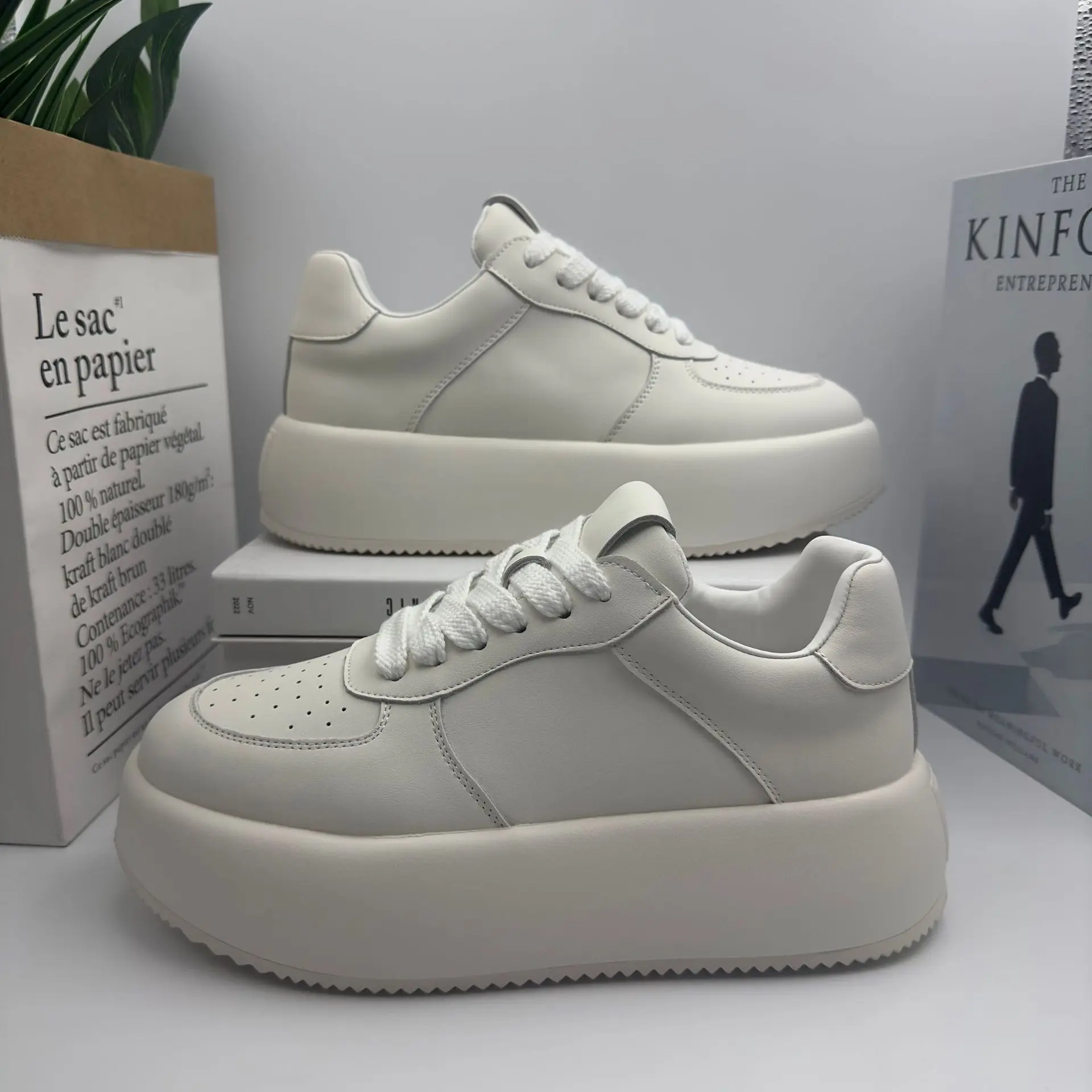 Chunky Sneakers Mens Designer Soft Sole White Shoes Fashion Casual Microfiber Leather Height Increased Flat Platform Board Shoes