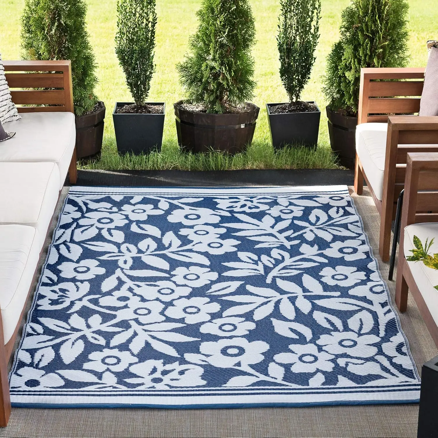 

Kaliyah Navy Reversible Plastic Straw Large Outdoor Area Rug 8x10 for Patios Garden Picnic Camping Mats Waterproof and Washable