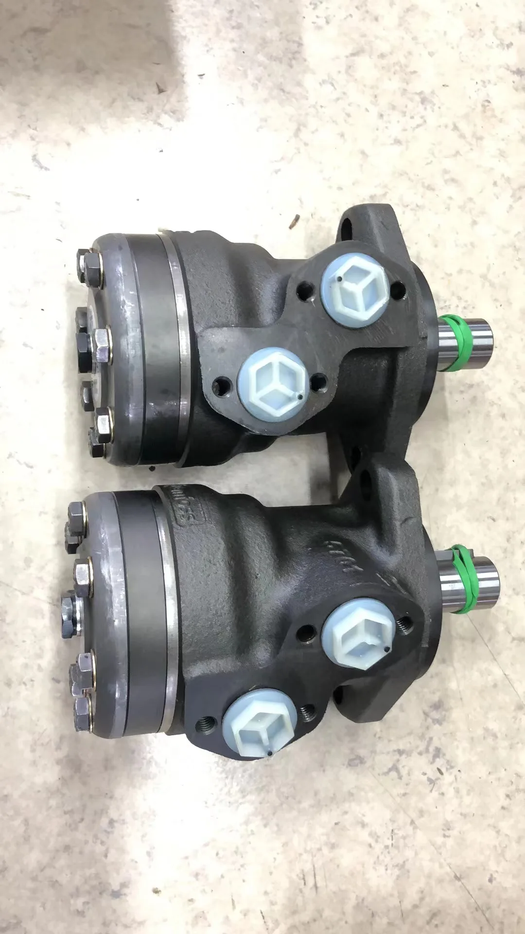 OMR X 80 11186671 OMRX80 11186671 White  Origin Genuine  MOTOR Orbital-Motors Dan Foss in Stock Competitive in stock