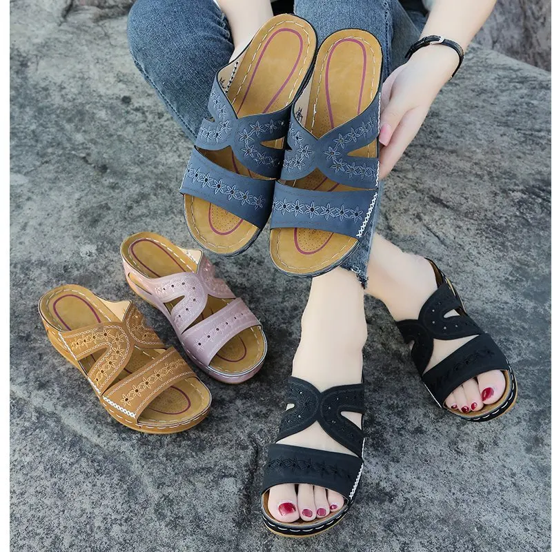 Cross border 43 size sandals for women with sloping heels and fish mouth thick soles for foreign trade. Large size shoes availab