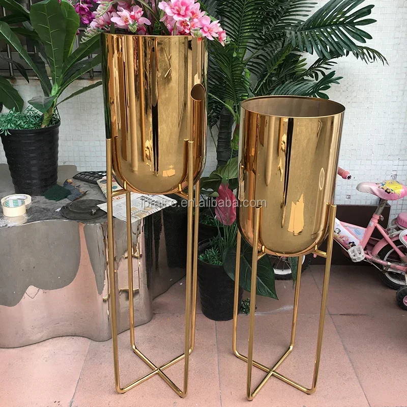 

2026 Modern luxury indoor gold stainless steel metal plant stand shelf / flower pot stand