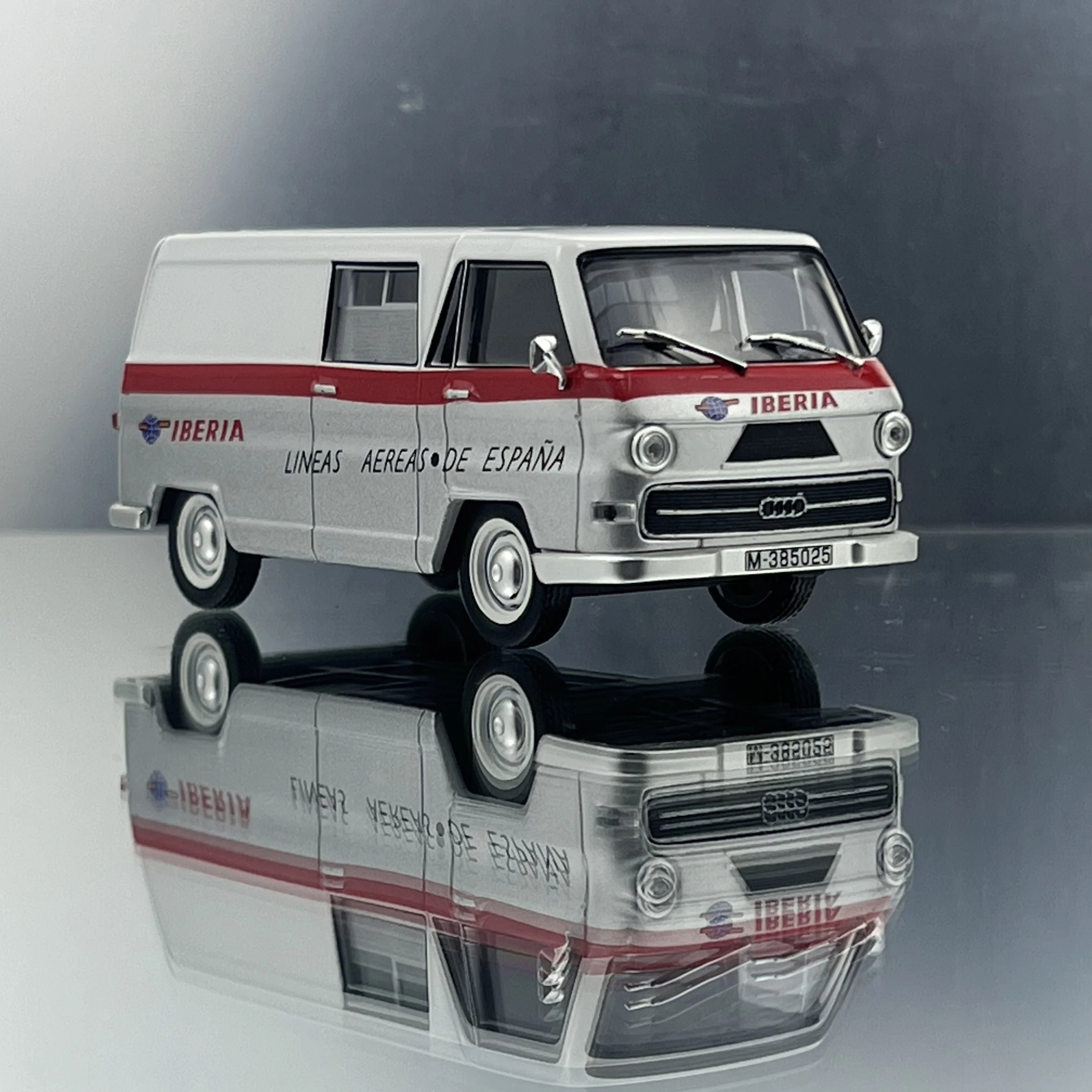 دييكاست 1/43 مقياس DKW F1000L IBERIA سبيكة سيارة نموذج تحصيل لعبة هدية تذكارية عرض حلية