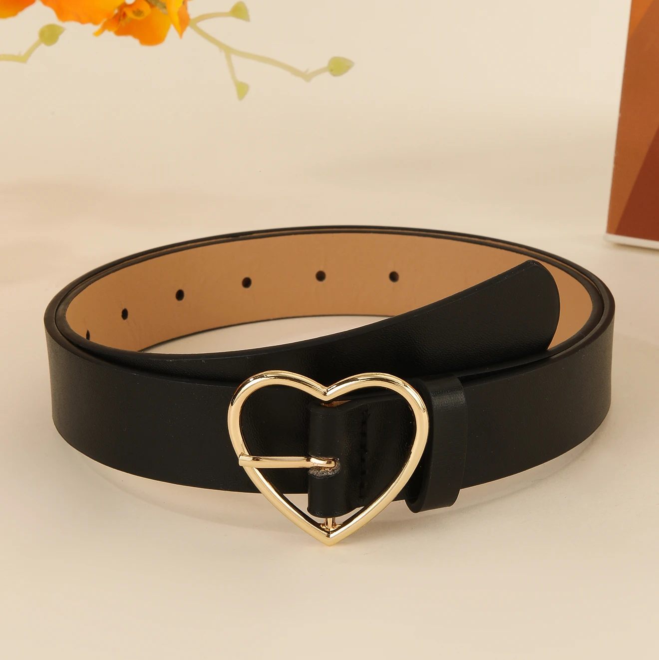 1pcs love buckle black, white pu Belt  fashionable and simple, any match, suitable for all seasons