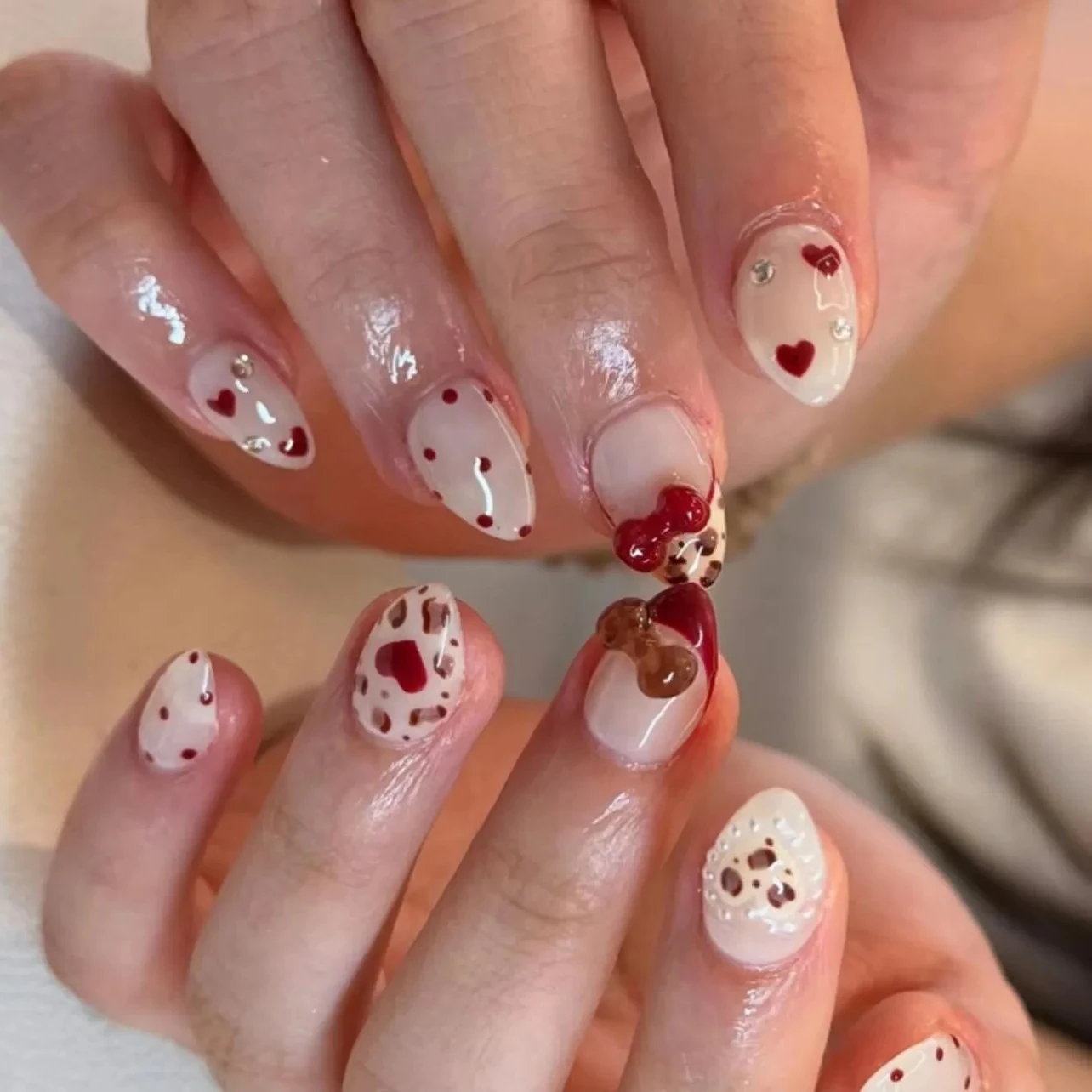 

Leopard Print Love Heart Bowknot Polka Dot Rhinestone Pearl False Nails French Almond Fake Nails Art Long Pointed Press on Nails